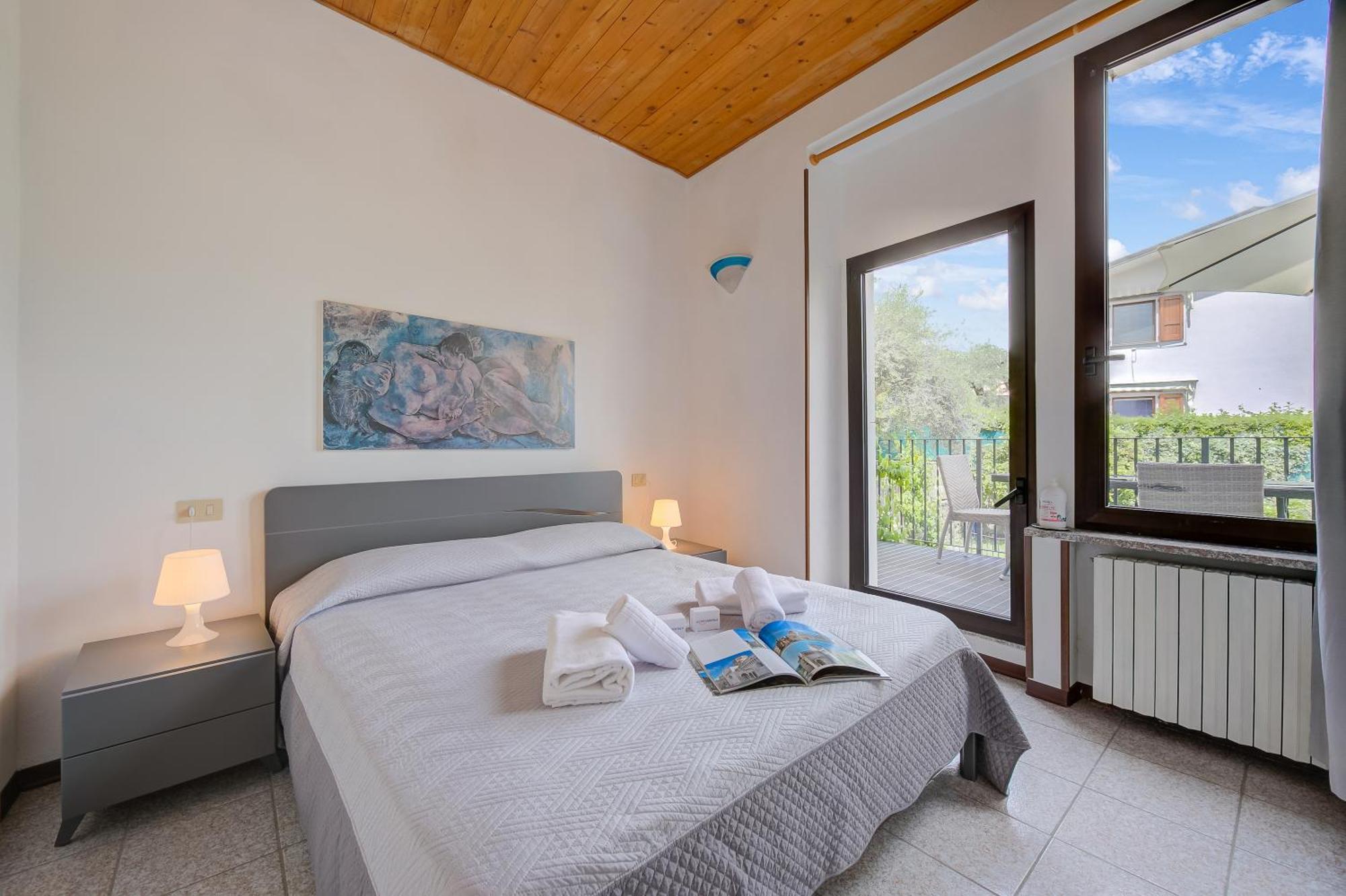 Al Peveri - Private Parking & Near Lake - Happy Rentals Toscolano Maderno Exteriör bild