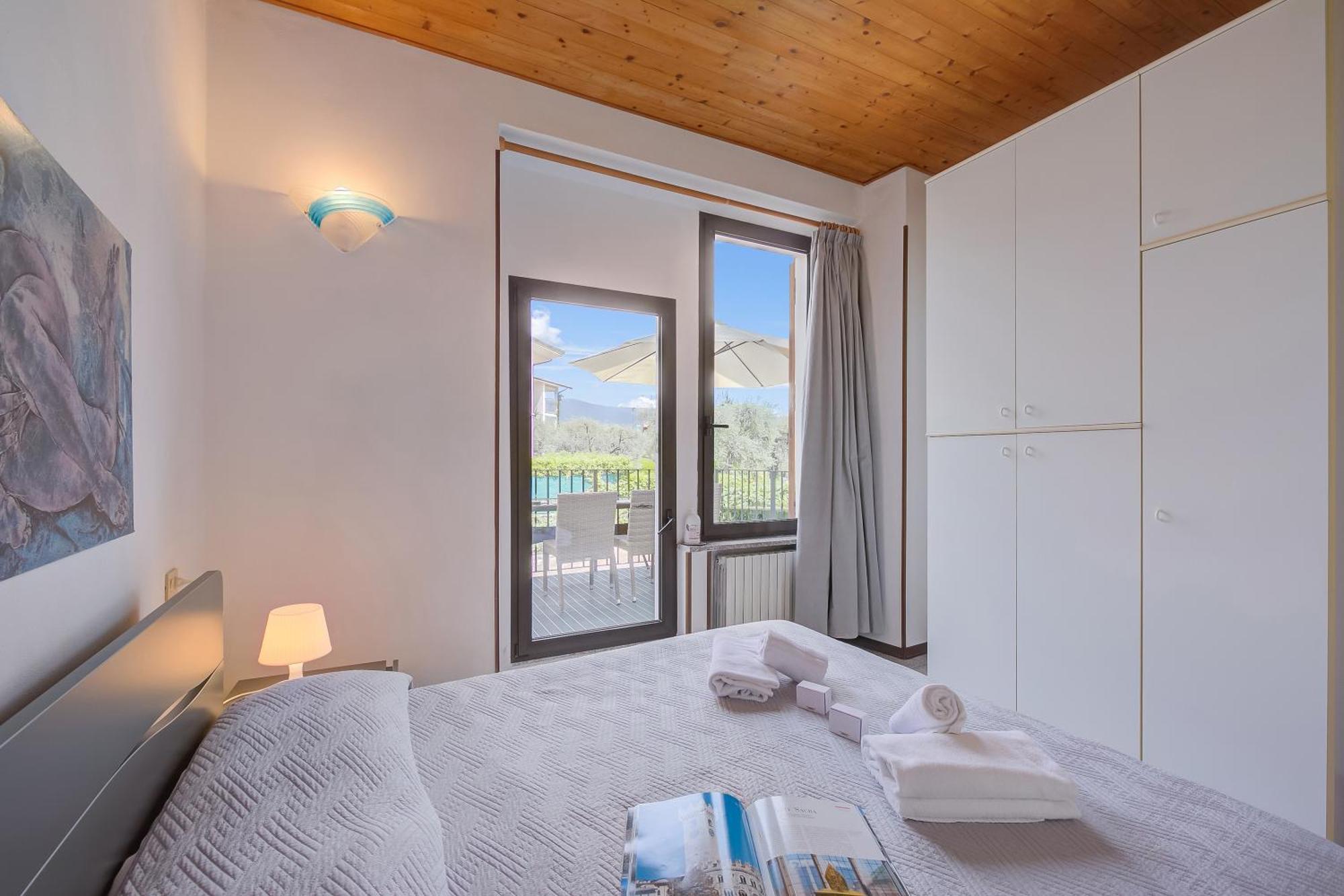 Al Peveri - Private Parking & Near Lake - Happy Rentals Toscolano Maderno Exteriör bild